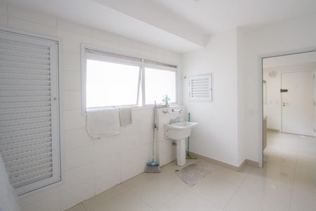 Apartamento à venda com 258m², 4 quartos e 4 vagas Apartamento à venda com 258m², 4 quartos e 4 vagasÁrea de Serviço