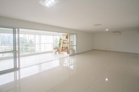 Apartamento à venda com 258m², 4 quartos e 4 vagas Apartamento à venda com 258m², 4 quartos e 4 vagasSala