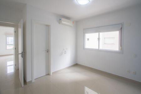 Apartamento à venda com 258m², 4 quartos e 4 vagas Apartamento à venda com 258m², 4 quartos e 4 vagasSuíte 2