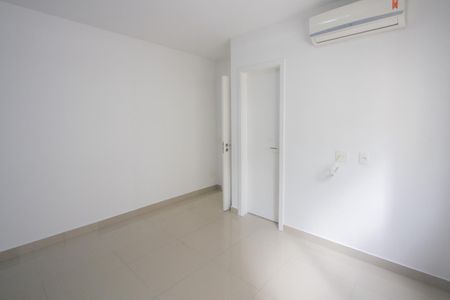 Apartamento à venda com 258m², 4 quartos e 4 vagas Apartamento à venda com 258m², 4 quartos e 4 vagasSuíte 2