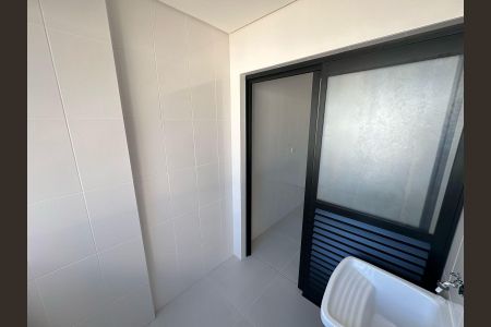 Apartamento à venda com 70m², 2 quartos e 1 vaga Apartamento à venda com 70m², 2 quartos e 1 vagaÁrea de Serviço