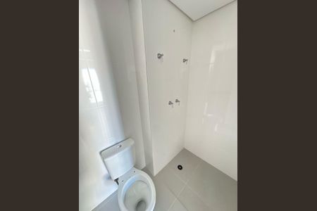 Apartamento à venda com 70m², 2 quartos e 1 vaga Apartamento à venda com 70m², 2 quartos e 1 vagaBanheiro da Suíte