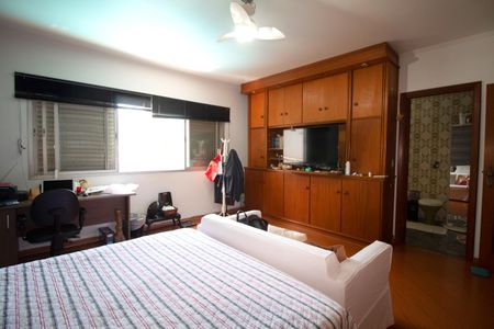 Casa à venda com 233m², 6 quartos e 6 vagas Casa à venda com 233m², 6 quartos e 6 vagasSuíte 2