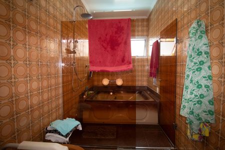 Casa à venda com 233m², 6 quartos e 6 vagas Casa à venda com 233m², 6 quartos e 6 vagasSuíte 3 Banheiro