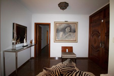 Casa à venda com 233m², 6 quartos e 6 vagas Casa à venda com 233m², 6 quartos e 6 vagasSala