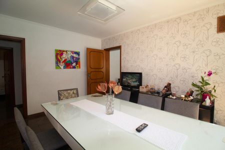 Casa à venda com 233m², 6 quartos e 6 vagas Casa à venda com 233m², 6 quartos e 6 vagasCopa