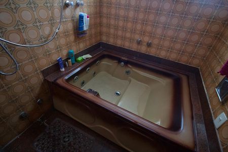 Casa à venda com 233m², 6 quartos e 6 vagas Casa à venda com 233m², 6 quartos e 6 vagasSuíte 3 Banheiro