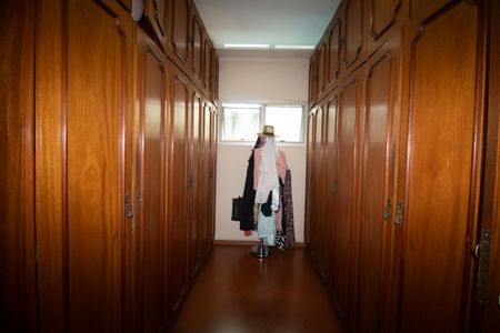 Casa à venda com 233m², 6 quartos e 6 vagas Casa à venda com 233m², 6 quartos e 6 vagasSuíte 3