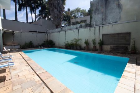 Casa à venda com 233m², 6 quartos e 6 vagas Casa à venda com 233m², 6 quartos e 6 vagasQuintal