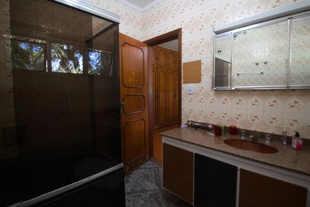 Casa à venda com 233m², 6 quartos e 6 vagas Casa à venda com 233m², 6 quartos e 6 vagasSuíte 1 Banheiro