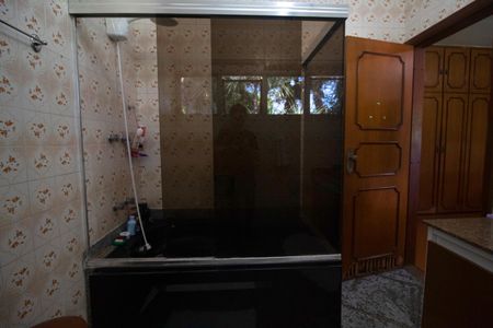 Casa à venda com 233m², 6 quartos e 6 vagas Casa à venda com 233m², 6 quartos e 6 vagasSuíte 1 Banheiro