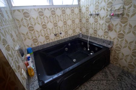 Casa à venda com 233m², 6 quartos e 6 vagas Casa à venda com 233m², 6 quartos e 6 vagasSuíte 2 Banheiro