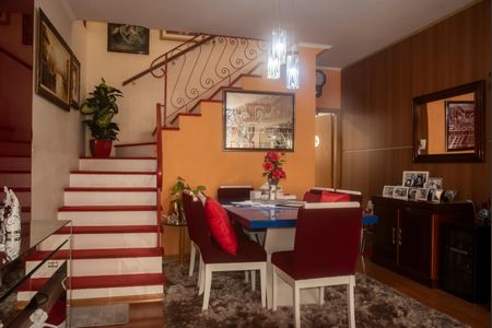 Casa à venda com 119m², 3 quartos e 2 vagasSala