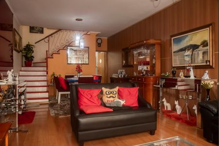 Casa à venda com 119m², 3 quartos e 2 vagasSala