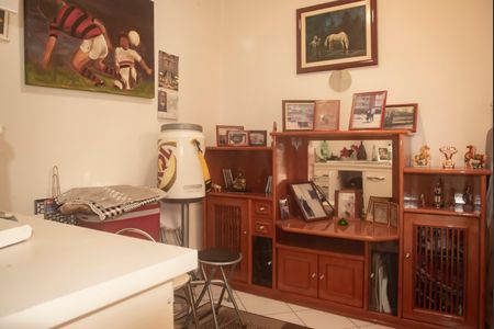 Casa à venda com 119m², 3 quartos e 2 vagasQuarto de Serviço