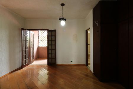 Casa à venda com 247m², 2 quartos e 2 vagasSuíte