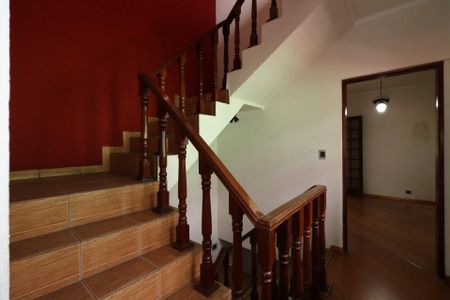 Casa à venda com 247m², 2 quartos e 2 vagasEscada