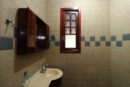 Casa à venda com 247m², 2 quartos e 2 vagasLavabo da sala