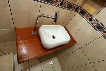 Casa à venda com 247m², 2 quartos e 2 vagasBanheiro da Suíte - Pia