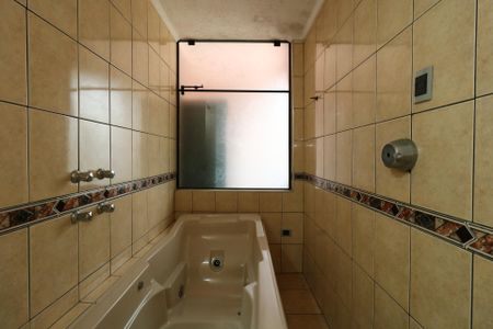 Casa à venda com 247m², 2 quartos e 2 vagasBanheiro da Suíte