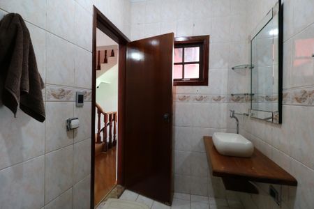 Casa à venda com 247m², 2 quartos e 2 vagasBanheiro Social