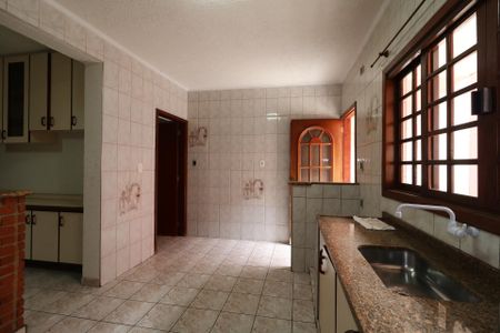 Casa à venda com 247m², 2 quartos e 2 vagasCozinha