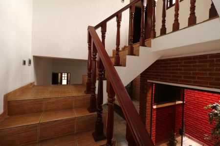 Casa à venda com 247m², 2 quartos e 2 vagasEscada