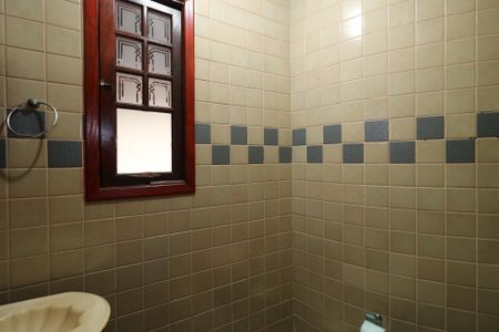 Casa à venda com 247m², 2 quartos e 2 vagasLavabo da sala