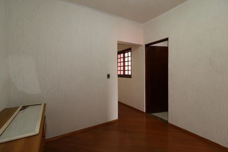 Casa à venda com 247m², 2 quartos e 2 vagasSaleta