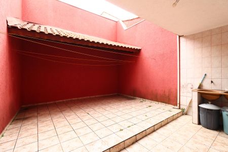 Casa à venda com 247m², 2 quartos e 2 vagasÁrea de Serviço