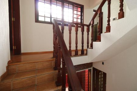 Casa à venda com 247m², 2 quartos e 2 vagasEscada