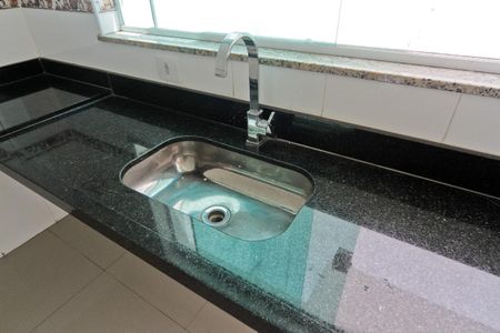 Casa à venda com 180m², 3 quartos e 5 vagas Casa à venda com 180m², 3 quartos e 5 vagasCozinha