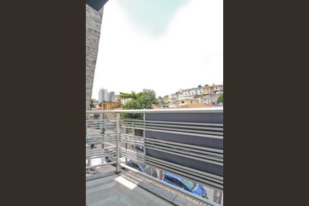 Casa à venda com 180m², 3 quartos e 5 vagas Casa à venda com 180m², 3 quartos e 5 vagasVaranda