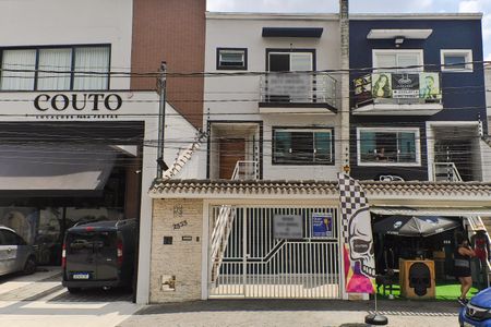 Casa à venda com 180m², 3 quartos e 5 vagas Casa à venda com 180m², 3 quartos e 5 vagasFachada