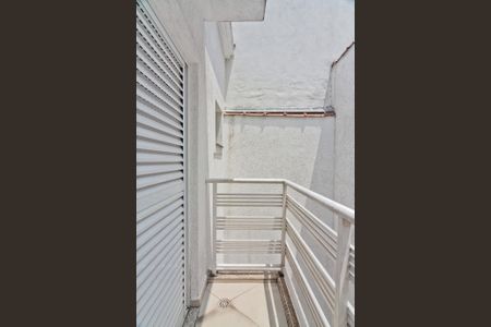 Casa à venda com 180m², 3 quartos e 5 vagas Casa à venda com 180m², 3 quartos e 5 vagasVaranda