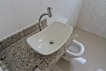 Casa à venda com 180m², 3 quartos e 5 vagas Casa à venda com 180m², 3 quartos e 5 vagasBanheiro