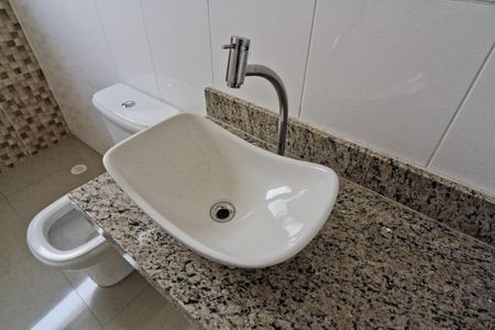 Casa à venda com 180m², 3 quartos e 5 vagas Casa à venda com 180m², 3 quartos e 5 vagasBanheiro da Suíte