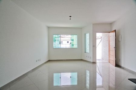 Casa à venda com 180m², 3 quartos e 5 vagas Casa à venda com 180m², 3 quartos e 5 vagasSala