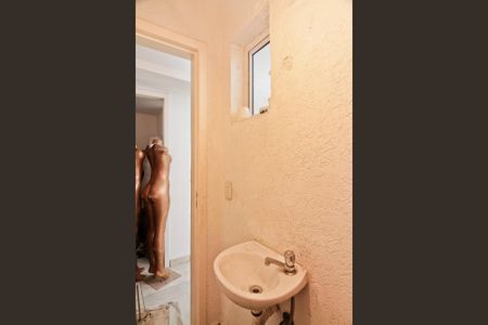 Casa à venda com 180m², 3 quartos e 5 vagas Casa à venda com 180m², 3 quartos e 5 vagasGaragem - banheiro