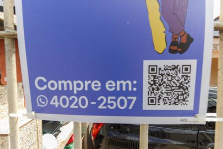 Casa à venda com 166m², 4 quartos e sem vaga Casa à venda com 166m², 4 quartos e sem vagaPlaquinha