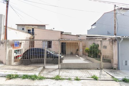 Casa à venda com 166m², 4 quartos e sem vaga Casa à venda com 166m², 4 quartos e sem vagaFachada