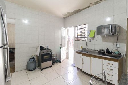 Casa à venda com 166m², 4 quartos e sem vaga Casa à venda com 166m², 4 quartos e sem vagaCozinha Casa 2