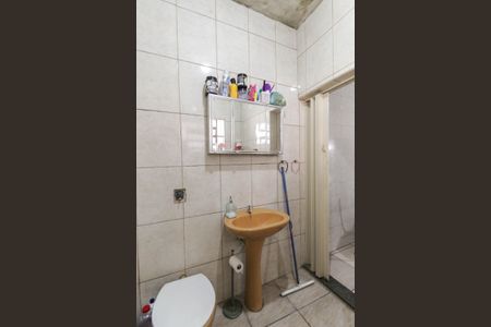Casa à venda com 166m², 4 quartos e sem vaga Casa à venda com 166m², 4 quartos e sem vagaBanheiro Casa 2