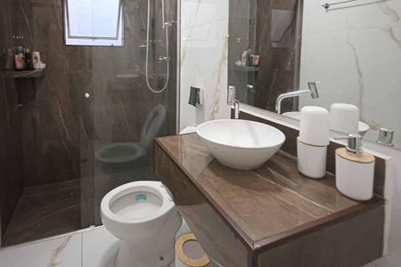 Casa à venda com 220m², 3 quartos e 2 vagas Casa à venda com 220m², 3 quartos e 2 vagasBanheiro da Social