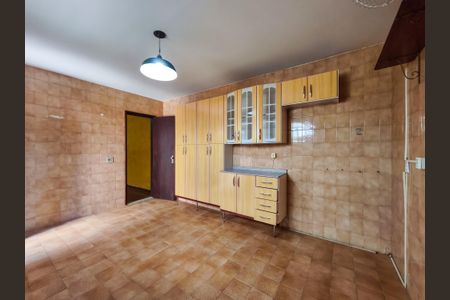 Casa à venda com 253m², 4 quartos e 1 vagaCozinha