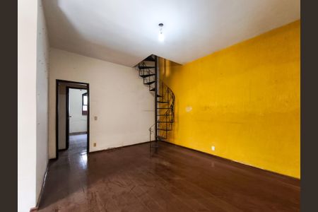 Casa à venda com 253m², 4 quartos e 1 vagaSala