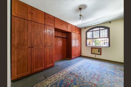 Casa à venda com 253m², 4 quartos e 1 vagaQuarto 4