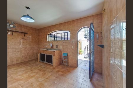 Casa à venda com 253m², 4 quartos e 1 vagaCozinha