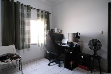 Casa à venda com 122m², 4 quartos e 1 vagaQuarto