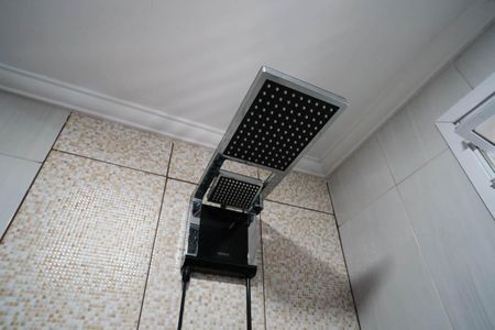 Casa à venda com 122m², 4 quartos e 1 vagaBanheiro